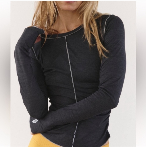 FP Movement Right On Run Black Long Sleeve Layer NWT MSRP $58 - Picture 1 of 7
